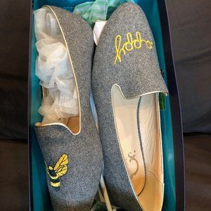 Bee shoes 7.5 Happy Bee heather grey shoes